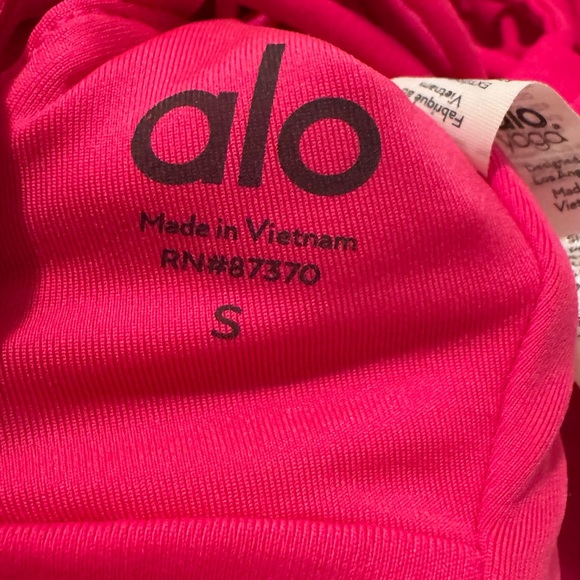 ALO Yoga Bright Pink Top - Picture 3 of 3